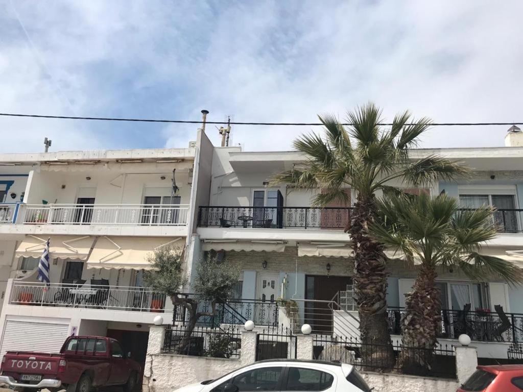 Апартаменты E & F Sea View Flat Неа-Перамос Экстерьер фото